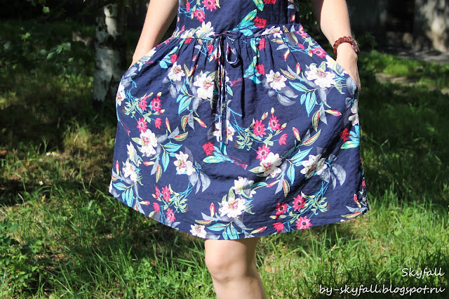 Floral Drawstring Sleevelss Midi Dress