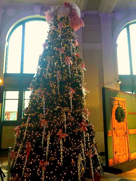 Lovely Christmas tree with all of the trimmings fills the Rockford, IL City Hall.