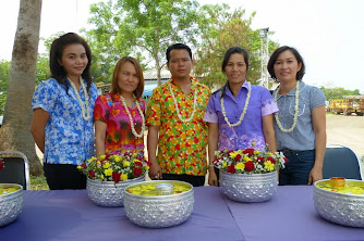 ร่วมประเพณีสงกรานต์ อบจ 2557