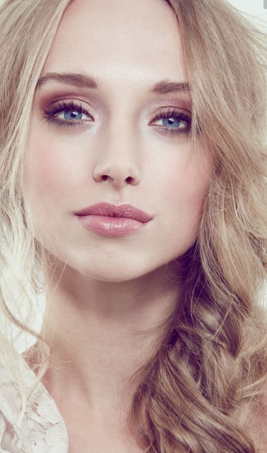 NIKI'S MAKE-UP BLOG: Prom Hair & Makeup Inspiration!