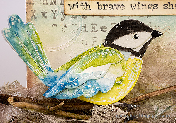 Layers of ink - Mixed Media Bird Tag Tutorial by Anna-Karin Evaldsson.