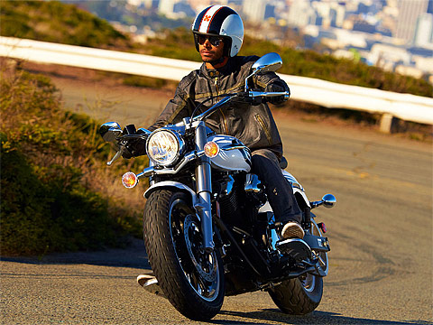 2013 Yamaha V-Star 950 Motorcycle Photos, 480x360 pixels
