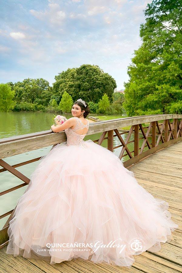 places-take-best-quinceaneras-gallery-15-xv-pictures-houston-texas-juan-huerta-photography-video-prices-packages-precios-near-me