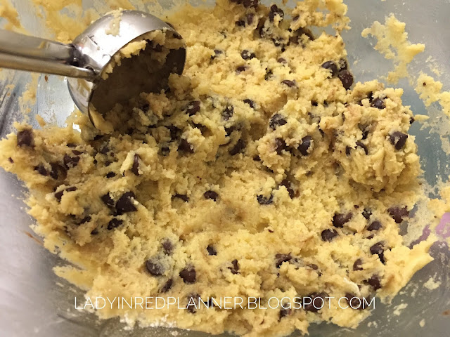 Resepi Chewy Chocolate Chip Cookies Terbaik — Lady In Red 