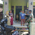 Door to door, satgas Covid-19 desa Sokokulon bagikan masker kepada masyarakat