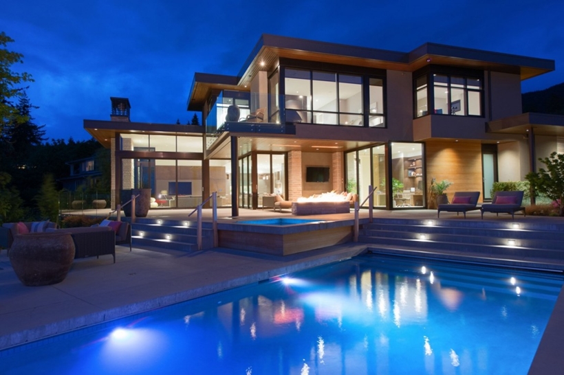 Facade of Elegant modern house in west Vancouver, Canada