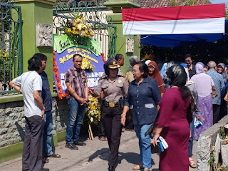 Peduli Kedukaan Masyarakat, Kapolsek Kraton Takziah ke Rumah Duka di Wijilan