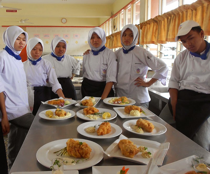 Seni Kulinari Kolej Vokasional (ERT) Azizah: Chicken Kiev