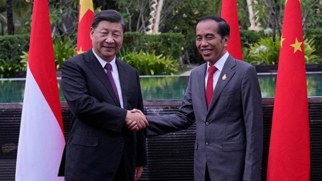 Jokowi ‘Jual’ Negara ke China dengan Harga Murah?