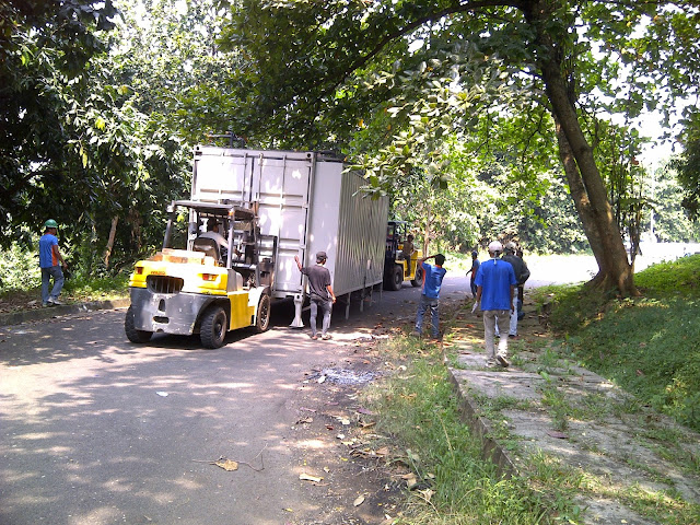 RENTAL FORKLIFT 10 DAN 5 TON DI PUSPITEK SERPONG, TANGERANG