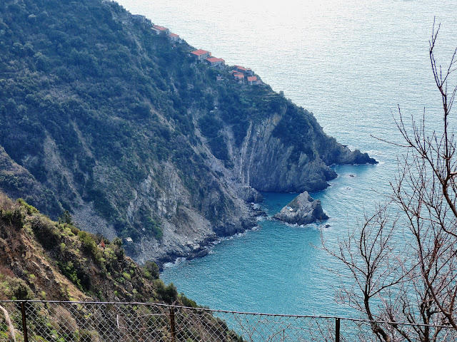 Monesteroli, lo scoglio Montonaio e la Spiaggia dei Nacché