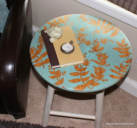 Fun side table ideas http://bec4-beyondthepicketfence.blogspot.com/2014/06/i-will-take-mine-on-side-fun-table-ideas.html