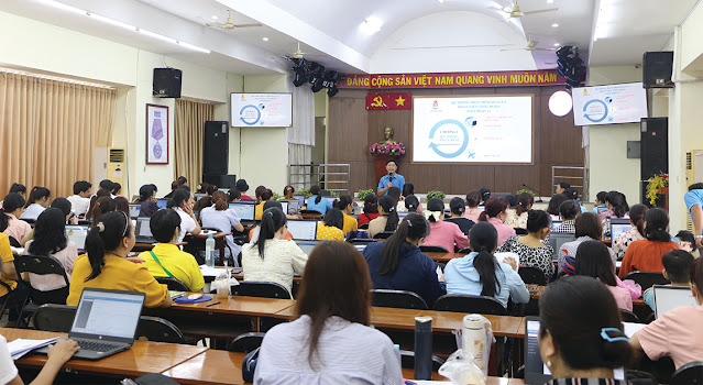 Quang cảnh tập huấn phần mềm quản lý đoàn viên  tại Liên đoàn Lao động quận. (Ảnh: AK)