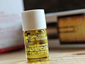 A picture of the Clarins Blue Orchid Face Treatment Oil 