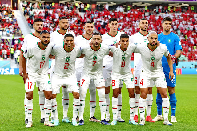 SELECCIÓN DE MARRUECOS. Temporada 2022-23. Noussair Mazraoui, Youssef En-Nesyri, Selim Amallah, Nayef Aguerd, Romain Saïss, Munir Mohand. Sofiane Boufal, Achraf Hakimi, Hakim Ziyech, Azzedine Ounahi, Sofyan Amrabat. SELECCIÓN DE BÉLGICA 0 SELECCIÓN DE MARRUECOS 2 Domingo 27/11/2022, 14:00 horas. XXII Copa Mundial de fútbol de la FIFA Catar 2022, fase de grupos, Grupo F, jornada 2. Doha, Catar, estadio Al Zumama: 43.738 espectadores. GOLES: ⚽0-1: 73’, Romain Saïss. ⚽0-2: 90+2’, Zakaria Aboukhlal.