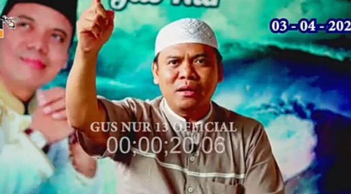 Desak Jokowi Tobat di Bulan Ramadhan, Gus Nur: Minta Maaf ke Rakyat Yang Kau Bohongi!