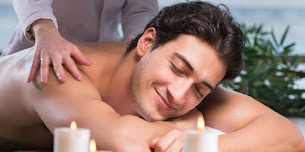 اخصائي مساج فندقي وتدليك في الرياض اتصل فورًا ليصلك للمنزل
