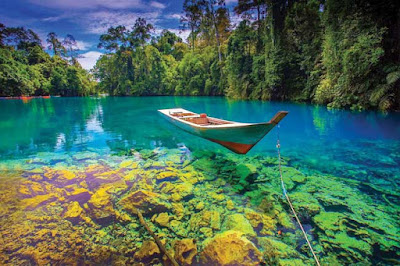 Danau Labunan Cermin di Kalimantan Timur