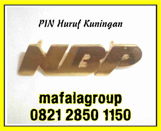 Pin Huruf Kuningan