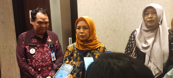 DLH KALTENG BERI PENGHARGAAN BAGI PERUSAHAAN YANG SUDAH MENGELOLA LINGKUNGAN HIDUP TETAP HIJAU