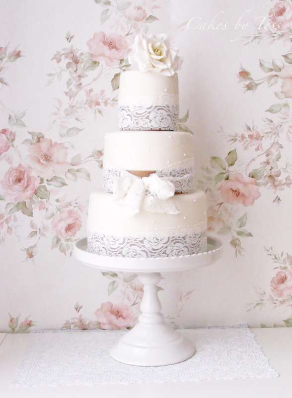 For friends I could make this Ivory and lace wedding cake