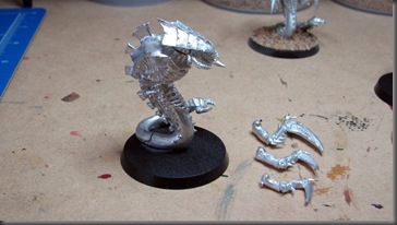tyranid ravener (no right arms) (1)