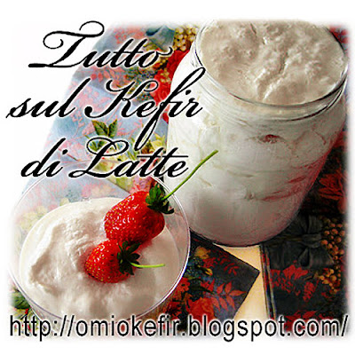 Kefir di latte puro e dolce con fragole