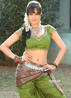 Actress, Anita, item, song, in, Kalavar, King