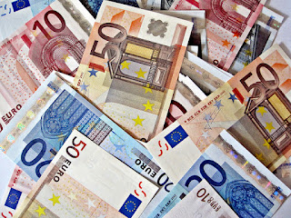 imagen-billetes-euros-subasta-de-letras