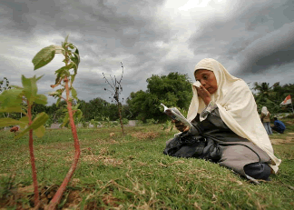 Kebiasaan Ziarah Kubur Sebelum Ramadhan dan Setelah 'Ied 