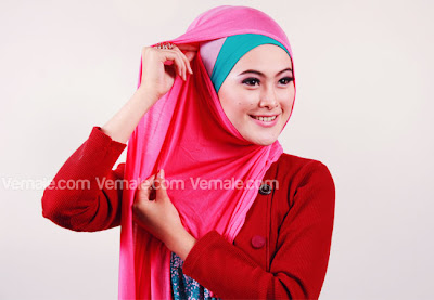 Model Cara Memakai Hijab Jilbab Kerudung Style Pashmina Modern Kaos Simple Cantik