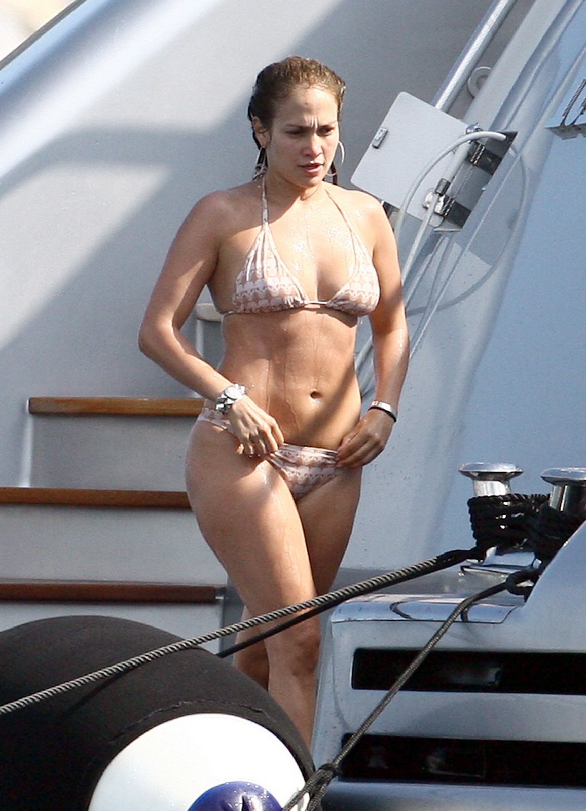 Jennifer Lopez Bikini Pics