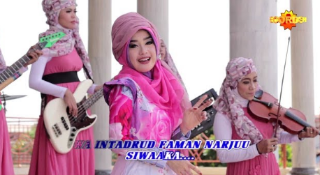 Vivi Artika, New Kendedes, Lagu Religi, Dangdut Koplo, 2018,Download Lagu Vivi Artika - Al Itiraf Mp3 (4,65MB)