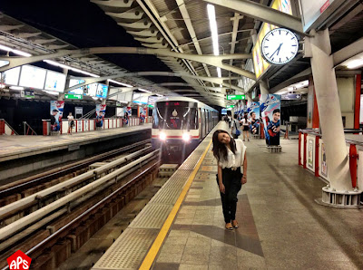 Kat at MTR Station