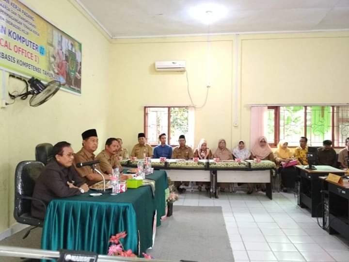 Wabup Inhil Buka Pelatihan Menjahit dan Komputer di Disnakertrans


