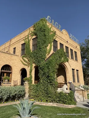 exterior of Gage Hotel in Marathon, Texas