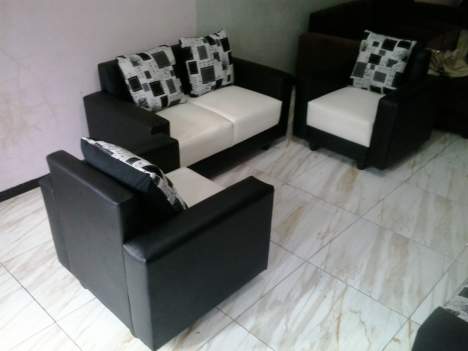 Sofa Minimalis 211 Hitam Putih