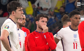 calciatori Inghilterra sconfitti amareggiati 11 luglio