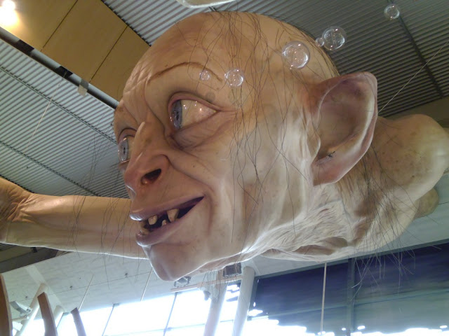 the hobbit, giant gollum at wellington airport