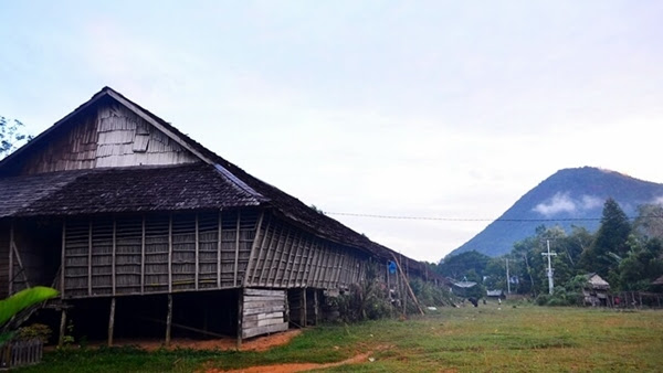 Rumah Betang Dayak Kalimantan Barat