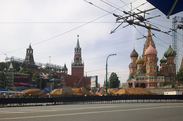 площадь Васильевский Спуск
