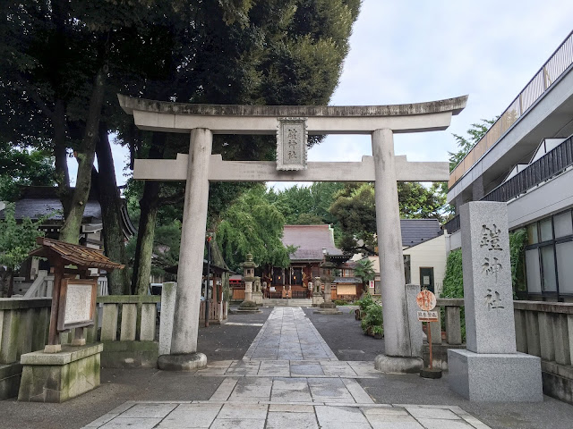 鎧神社,鳥居,社号標,拝殿〈著作権フリー無料画像〉Free Stock Photos