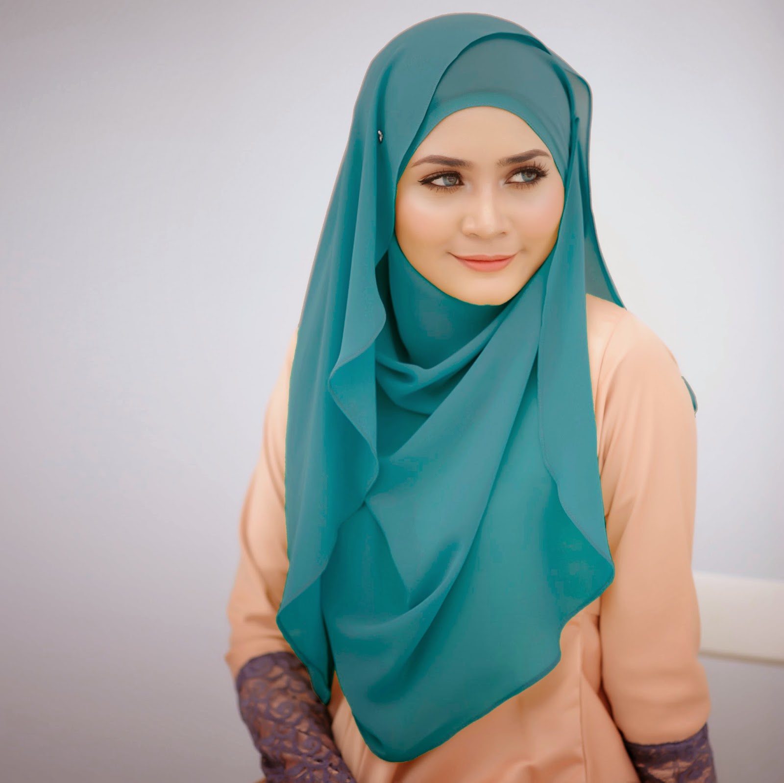 Tutorial Hijab Style Tampil Cantik Elegan Dengan Hijab Halfmoon