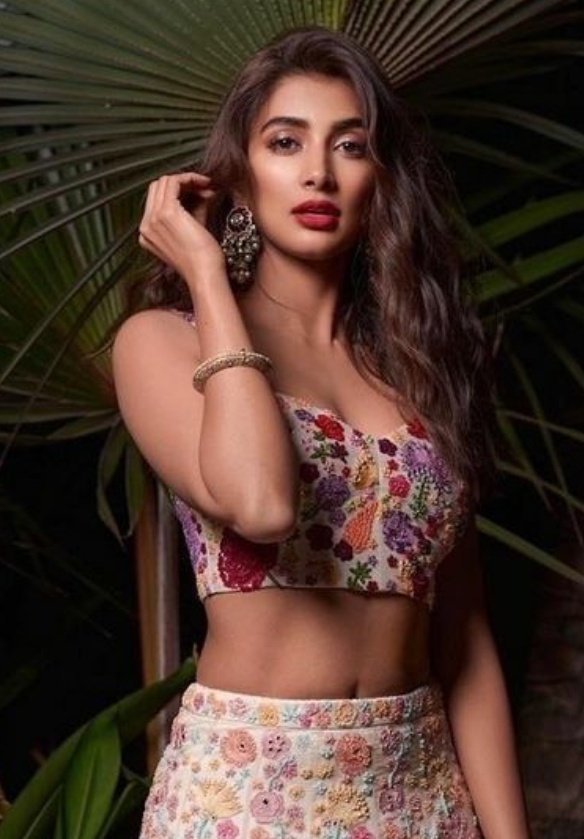 Pooja hegde pic