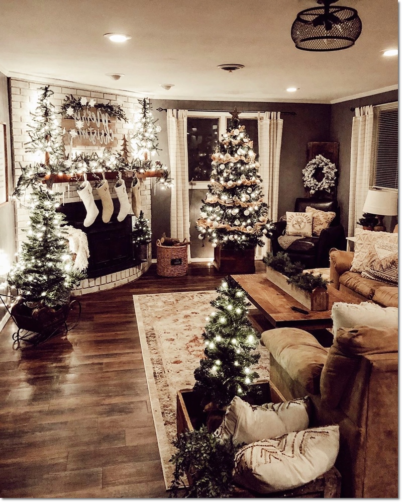 Pretty Living Room Decorations for Christmas 2020