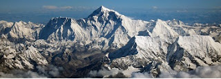 Ten or Few Lines on Mount Everest in Hindi