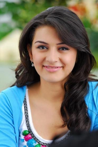 Cute Telugu teen actress Hansika Motwani stills
