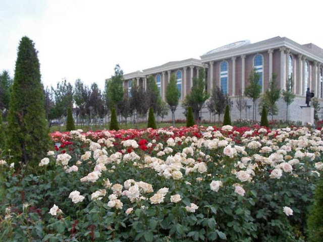 Парк Национального Флага в городе Душанбе, Таджикистан
