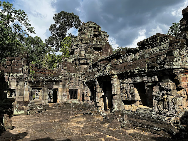 Siem Reap, Kamboçya, Asya, Güneydoğu asya, Ta Prohm, linga, khmer, kimer, tonle sap, bayon, şelale, asya şelaleleri, angkor wat, angkor, angkor thom, bayon, bayon temple, budizm, hinduizm, kamboçyada gezilecek yerler, kamboçya turları, asya turu, asya seyahati, rambutan, seyahat, blog, gezilecek yerler, tomb raider, angelina jolie, mayın müzesi, mayın tarlası, aki ra, royal, spa, royal spa