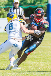 Sportfotografie American Football GFL2 Hildesheim Invaders Solingen Paladins Olaf Kerber